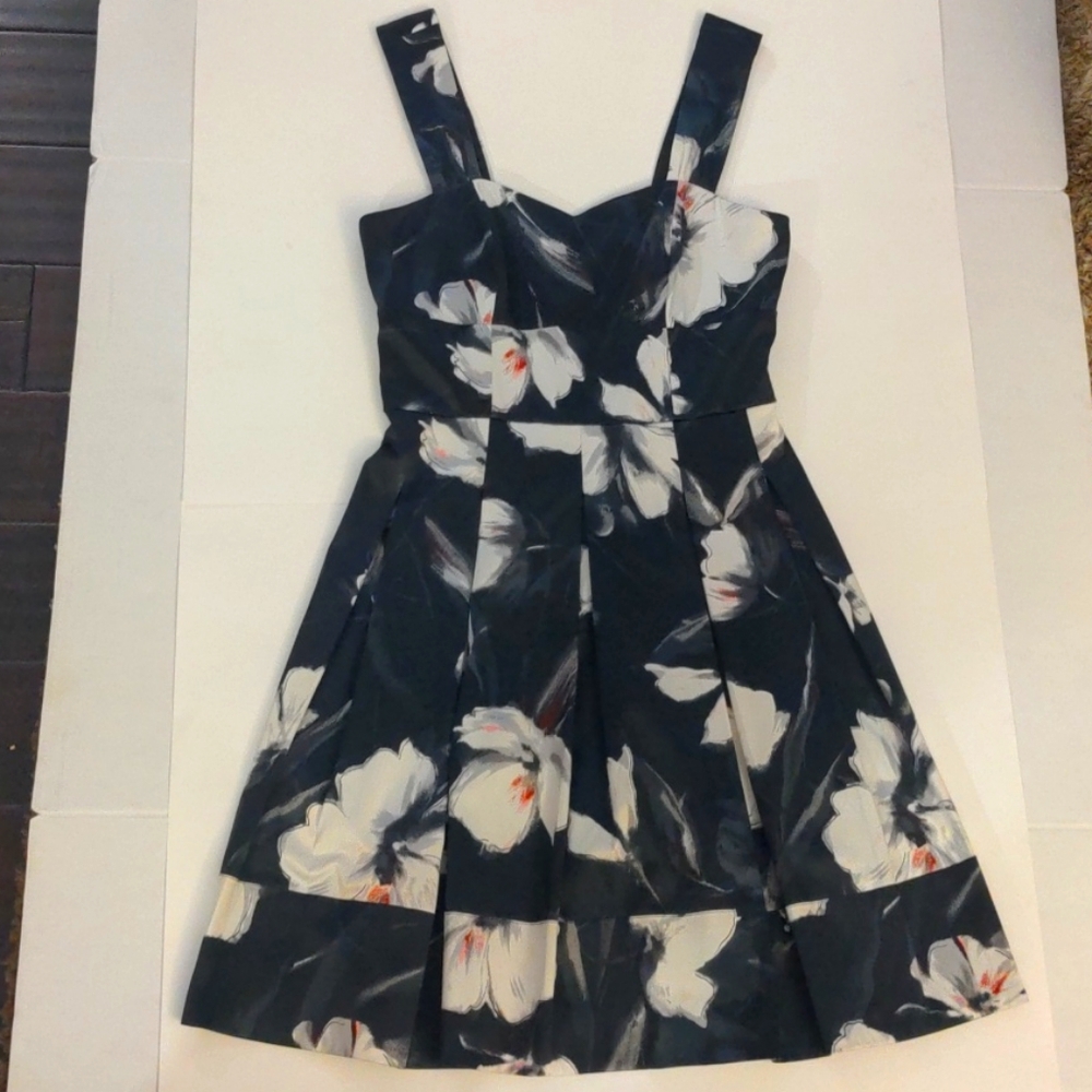 EUC White House Black Market Floral Sundress Sz6